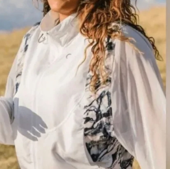 Other - White marble mesh jacket